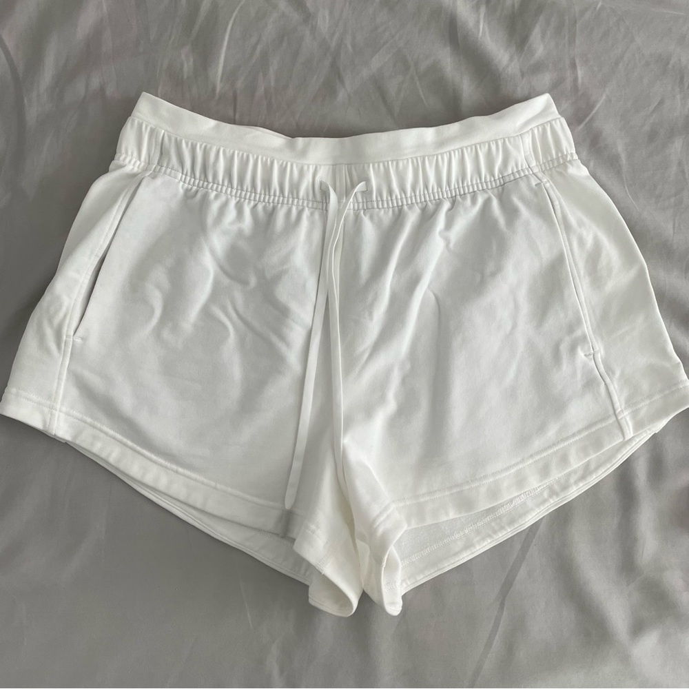 NWOT Lululemon Inner Glow High Rise Shorts in White Size 8